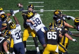 Petras didn’t have much time to throw against Michigan on Oct. 1. Photo creds to BRYON HOULGRAVE/THE REGISTER
